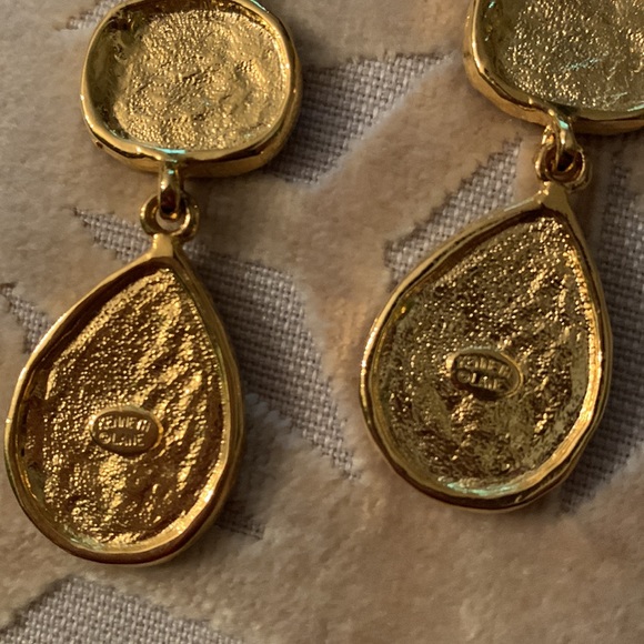 Kenneth Jay Lane - Black Enamel Four Drop Earring - Picture 4 of 4